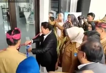 Kepala Perpunas Resmikan Gedung Perpustakaan Umum di Wakatobi Kepala Perpunas Resmikan Gedung Perpustakaan Umum di Wakatobi