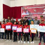 Pj Bupati Mubar Serahkan Bonus Atlet dan Pelatih Peraih Medali Porprov 2022