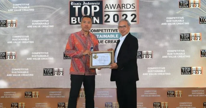 Kinerja Impresif, BRI Raih Penghargaan Top BUMN Awards 2022 Kategori Korporasi
