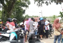 Tim Brigade Gunartin Berbagi BBM Gratis ke 6.000 Pengendara Motor di Kendari Tim Brigade Gunartin Berbagi BBM Gratis ke 6.000 Pengendara Motor di Kendari