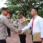 Polres Konawe Beri Penghargaan pada Personel dan Keluarga yang Berprestasi Polres Konawe Beri Penghargaan pada Personel dan Keluarga yang Berprestasi
