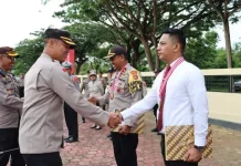 Polres Konawe Beri Penghargaan pada Personel dan Keluarga yang Berprestasi Polres Konawe Beri Penghargaan pada Personel dan Keluarga yang Berprestasi