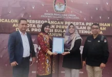Amnaeni Dg Tabaji Serahkan Syarat Dukungan 2.435 KTP ke KPU Sultra Amnaeni Dg Tabaji Serahkan Syarat Dukungan 2.435 KTP ke KPU Sultra