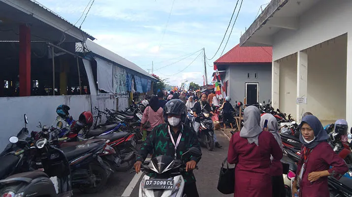 Masyarakat Wakatobi Terpukau Atraksi Udara TNI di Puncak Hari Nusantara 2022