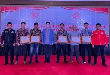 17 Karyawan VDNI dan OSS Berprestasi Diganjar Penghargaan dari Perusahaan 17 Karyawan VDNI dan OSS Berprestasi Diganjar Penghargaan dari Perusahaan