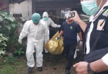 Mayat Laki-laki Ditemukan Membusuk, Diduga Meninggal Dua Hari Lalu Warga kelurahan lapulu kecamatan Abeli kota Kendari digegerkan dengan penemuan mayat tanpa identitas jenis kelamin laki-laki. © Warga Lapulu Kendari Digegerkan Penemuan Mayat Tanpa Identitas di Gudang Meubel Sumber: https://zonasultra.id/warga-lapulu-kendari-digegerkan-penemuan-mayat-tanpa-identitas-di-gudang-meubel.html