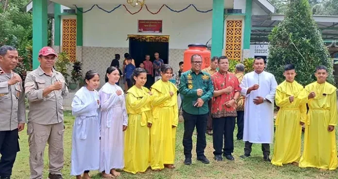 Kunjungi Gereja, Pj Bupati Mubar Pastikan Perayaan Natal Berjalan Aman dan Kondusif
