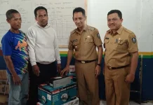 41 Kelompok Usaha di Wangiwangi Terima Bantuan dari Dinsos 41 Kelompok Usaha di Wangiwangi Terima Bantuan dari Dinsos