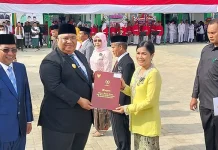 Momen HAB Ke-77, 44 PNS Kanwil Kemenag Sultra Terima Penghargaan dari Presiden Momen HAB Ke-77, 44 PNS Kanwil Kemenag Sultra Terima Penghargaan dari Presiden
