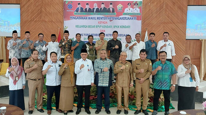 Wamenaker Sambangi BPVP Kendari untuk Berkolaborasi dengan Pemprov