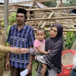 Pj Bupati Mubar Beri Bantuan Korban Angin Puting Beliung di Tiworo Selatan Pj Bupati Mubar Beri Bantuan Korban Angin Puting Beliung di Tiworo Selatan