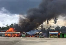 5 Kios Warga Hangus Terbakar di Pelabuhan Sawae Konkep, Kerugian Capai Rp200 Juta 5 Kios Warga Hangus Terbakar di Pelabuhan Sawae Konkep, Kerugian Capai Rp200 Juta