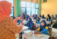 MAN IC Kendari Gelar Sosialisasi SNPDB 2023 di Empat Sekolah di Baubau MAN IC Kendari Gelar Sosialisasi SNPDB 2023 di Empat Sekolah di Baubau
