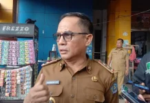 Pemkot Kendari Bakal Relokasi Pedagang Ilegal ke Pasar Wua-wua Pemkot Kendari Bakal Relokasi Pedagang Ilegal ke Pasar Wua-wua