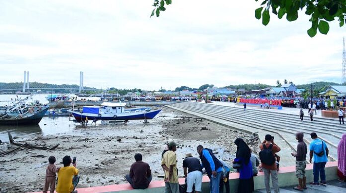 Perayaan HUT Kendari 192 Diawali dengan Lomba Pungut Sampah