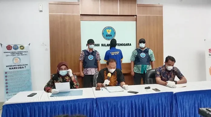 BNNP Sultra Amankan Seorang Pria Pengedar Sabu