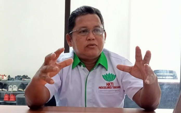 Wakil Ketua Organisasi Kaderisasi dan Keanggotaan DPD HKTI Provinsi Sultra, sekaligus Penanggung Jawab Kegiatan, Prof. Azhar Bafadal