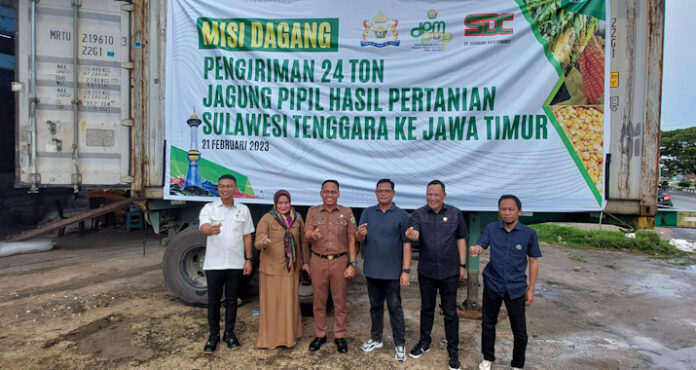 Sultra Kirim 24 Ton Jagung Pipil ke Jawa Timur