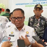 Pj Bupati Kembali Warning ASN dan Honorer Wajib Berdomisili di Mubar Pj Bupati Kembali Warning ASN dan Honorer Wajib Berdomisili di Mubar