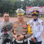 Para Pengendara Motor Hindari ETLE di Kendari dengan Cabut Plat Para Pengendara Motor Hindari ETLE di Kendari dengan Cabut Plat