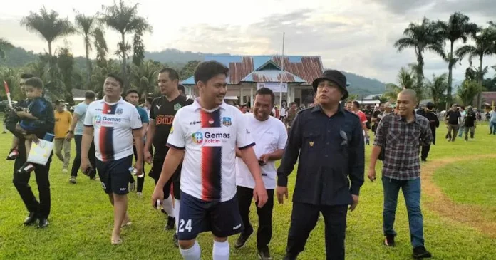 Pertandingan Eksibisi Sepakbola, PS OPD Konawe Menang Tipis Atas Tuan Rumah Koltim