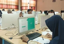 Tim Inspektorat Kemenag RI Apresiasi Pelaksanaan Ujian CBT di MAN IC Kendari Tim Inspektorat Kemenag RI Apresiasi Pelaksanaan Ujian CBT di MAN IC Kendari
