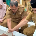 Bupati Konawe Ziarah ke Makam Almarhum Gusli Topan Sabara Bupati Konawe Ziarah ke Makam Almarhum Gusli Topan Sabara