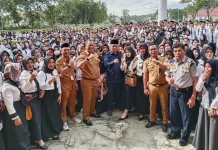 Bupati Konawe Serahkan SK Perpanjangan Kontrak Guru P3K Bupati Konawe Serahkan SK Perpanjangan Kontrak Guru P3K