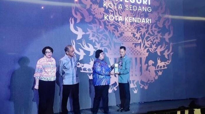 Pemkot Kendari Raih Penghargaan Adipura 2022 Kategori Kota Sedang