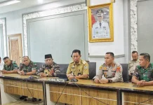 Pj Wali Kota Kendari: Pengurusan Izin Usaha Harus Sesuai SOP Pj Wali Kota Kendari: Pengurusan Izin Usaha Harus Sesuai SOP