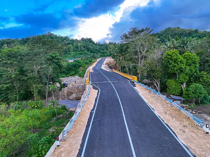 Bank Sultra Pinjamkan Rp1,09 Triliun ke Tujuh Pemkab untuk Peningkatan Jalan