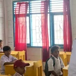 Pj Bupati Mubar Sidak SDN 9 Maginti yang Berada di Pulau Terluar Pj Bupati Mubar Sidak SDN 9 Maginti yang Berada di Pulau Terluar