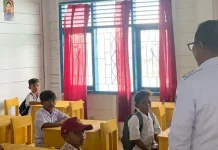 Pj Bupati Mubar Sidak SDN 9 Maginti yang Berada di Pulau Terluar Pj Bupati Mubar Sidak SDN 9 Maginti yang Berada di Pulau Terluar