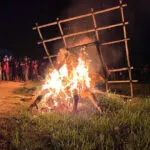 Umat Hindu di Mubar Bawa Ogoh-ogoh Keliling Kampung Lalu Dibakar