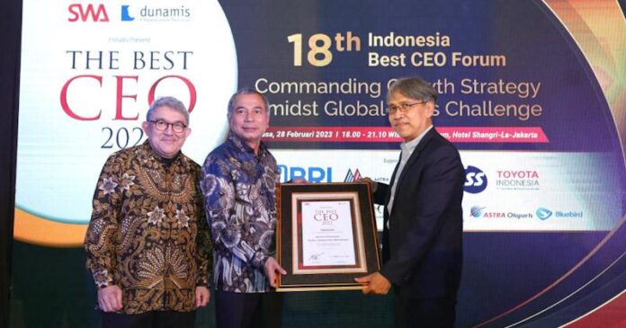 Leadership Kuat Bawa Dirut BRI Sunarso Menjadi Indonesia Best CEO 2022