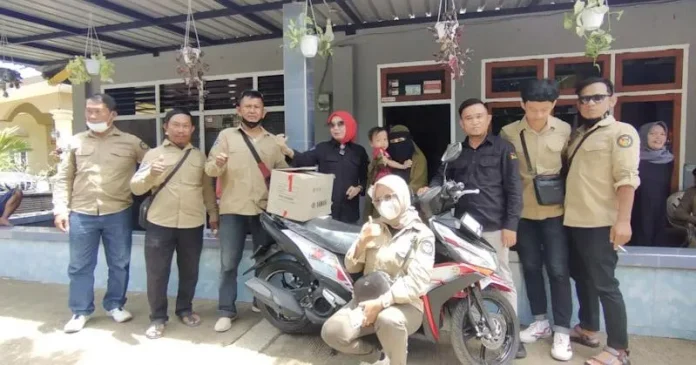 PSX_4014 Gunartin Serahkan Hadiah Sayembara Aspirasi UMKM Kendari, Total Rp100 Juta