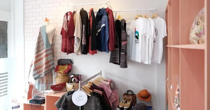 Pelaku Usaha: di Rumah BUMN, Keunikan Sepatu & Sandal Rajut dari Tarutung Dipromosikan