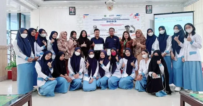 PSX_4020 Prodi Farmasi UMW Kendari Gelar Sosialisasi dan Coaching PKM