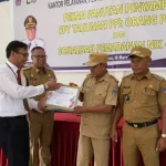 Tiga Desa di Mubar Terima Penghargaan dari Kantor KPPN Raha Tiga Desa di Mubar Terima Penghargaan dari Kantor KPPN Raha