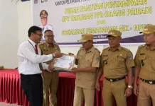 Tiga Desa di Mubar Terima Penghargaan dari Kantor KPPN Raha Tiga Desa di Mubar Terima Penghargaan dari Kantor KPPN Raha