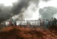 Viral Video Demo di Lokasi Tambang Wawonii, Publik Diminta Tahan Diri dan Tak Terprovokasi Viral Video Demo di Lokasi Tambang Wawonii, Publik Diminta Tahan Diri dan Tak Terprovokasi