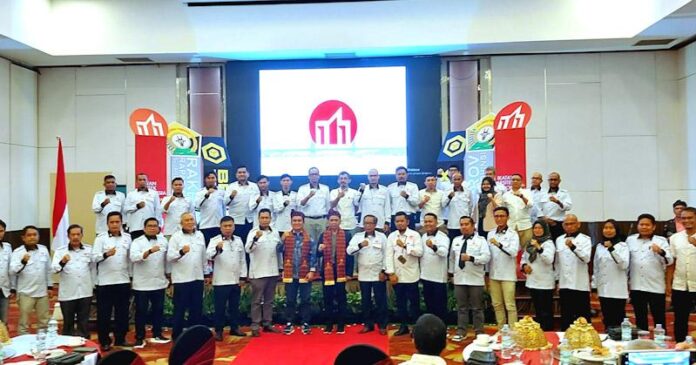 54 Pengurus dan 32 Anggota Baru IAI Sultra Resmi Dikukuhkan