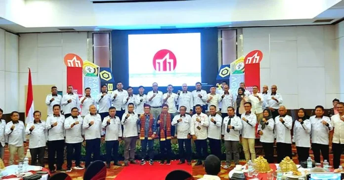 54 Pengurus dan 32 Anggota Baru IAI Sultra Resmi Dikukuhkan