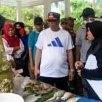 Pj Bupati Mubar Kembali Sidak Harga Bahan Pangan di Pasar Lawa Pj Bupati Mubar Kembali Sidak Harga Bahan Pangan di Pasar Matakidi