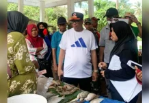 Pj Bupati Mubar Kembali Sidak Harga Bahan Pangan di Pasar Lawa Pj Bupati Mubar Kembali Sidak Harga Bahan Pangan di Pasar Matakidi