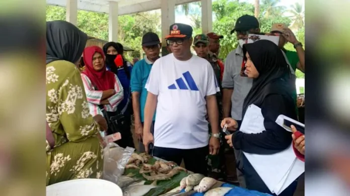Pj Bupati Mubar Kembali Sidak Harga Bahan Pangan di Pasar Matakidi