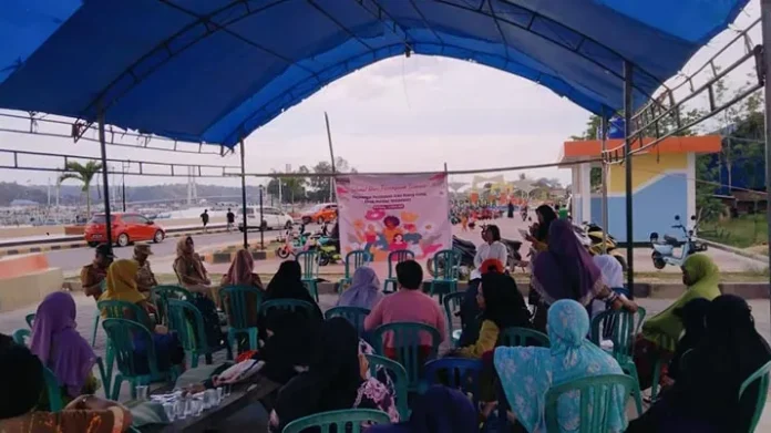 perempuanpesisir Hari Perempuan Internasional, Perempuan Pesisir Sultra Tuntut Hak dan Perlindungan Pemerintah