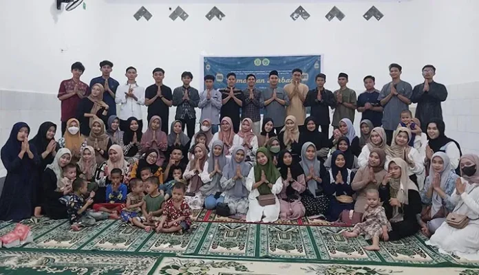 HMPS Farmasi UMW Beri Santunan Yatim Piatu di Panti Asuhan Al Ikhlas Kendari