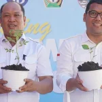 BI Sultra Bagikan 1.000 Polybag Bibit Cabai di Desa Labengki Kecil BI Sultra Bagikan 1.000 Polybag Bibit Cabai di Desa Labengki Kecil