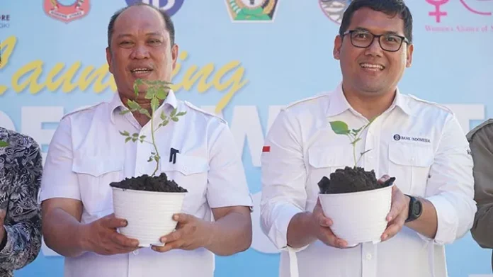 BI Sultra Bagikan 1.000 Polybag Bibit Cabai di Desa Labengki Kecil